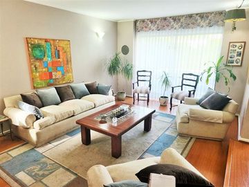 Casa en Venta en Sanchez Fontecilla con El Valle