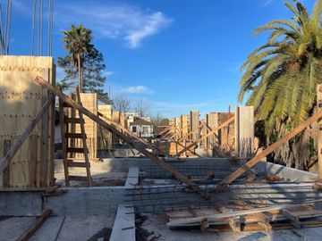 Venta dúplex 3 dormitorios con jardín Tigre