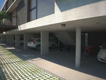 Venta dúplex 3 dormitorios con jardín Tigre