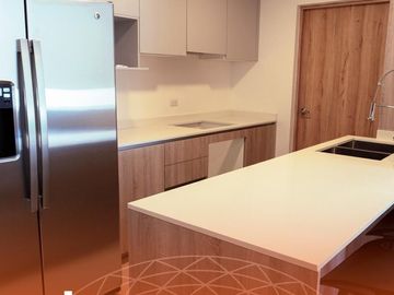 DEPARTAMENTO EN VENTA  TORRE CALIZA EN DISTRITO DOMO , ZONA SANTA CATARINA