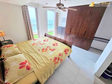 Beachfront Front Facing Ocean View 2 Bed 2 Bath in Northshore