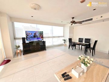 Beachfront Front Facing Ocean View 2 Bed 2 Bath in Northshore