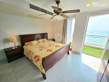 Beachfront Front Facing Ocean View 2 Bed 2 Bath in Northshore