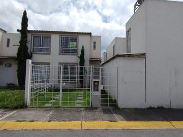 CASA DE 2 RECAMARAS EN FRACC. PASEOS DE LERMA