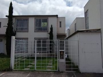 CASA DE 2 RECAMARAS EN FRACC. PASEOS DE LERMA