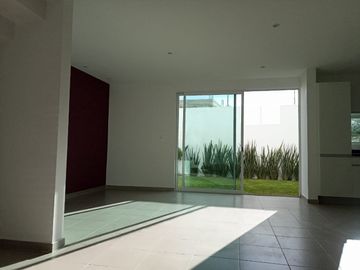 EN VENTA! CASA TRES RECÁMARAS, SALA DE TV.  STA. CATARINA, SAN FCO TOTIMEHUACAN