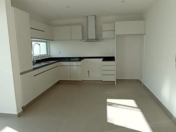 EN VENTA! CASA TRES RECÁMARAS, SALA DE TV.  STA. CATARINA, SAN FCO TOTIMEHUACAN