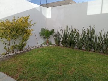 EN VENTA! CASA TRES RECÁMARAS, SALA DE TV.  STA. CATARINA, SAN FCO TOTIMEHUACAN
