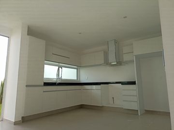 EN VENTA! CASA TRES RECÁMARAS, SALA DE TV.  STA. CATARINA, SAN FCO TOTIMEHUACAN