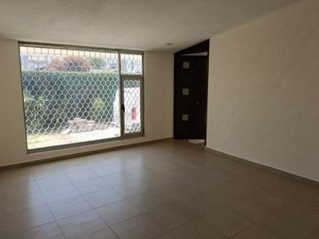 Casa en venta COL. HUMBOLDT Puebla  de 1 piso y 4 recamaras.