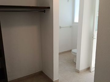 Casa en venta COL. HUMBOLDT Puebla  de 1 piso y 4 recamaras.