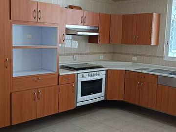 Casa en venta COL. HUMBOLDT Puebla  de 1 piso y 4 recamaras.