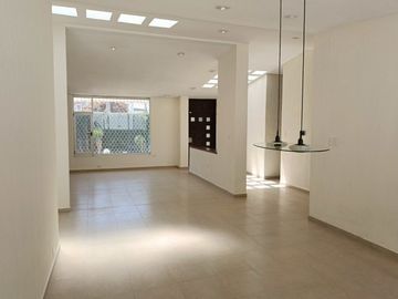 Casa en venta COL. HUMBOLDT Puebla  de 1 piso y 4 recamaras.