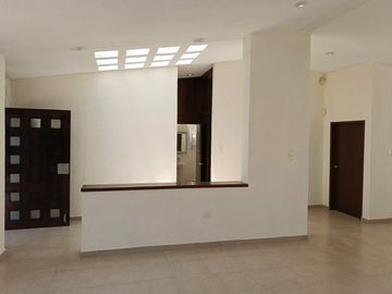 Casa en venta COL. HUMBOLDT Puebla  de 1 piso y 4 recamaras.