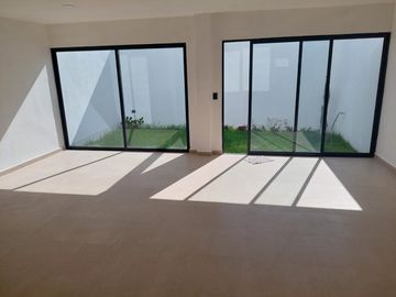 Casa en venta en Fraccionamiento La Antigua Cementera, Puebla..