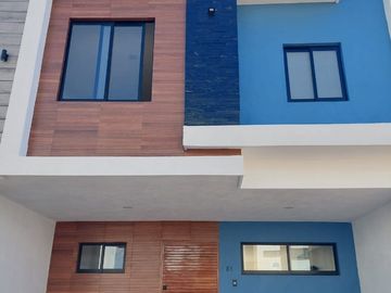 Casa en venta en Fraccionamiento La Antigua Cementera, Puebla..