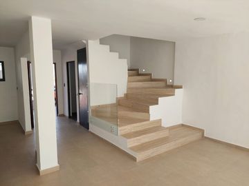 Casa en venta en Fraccionamiento La Antigua Cementera, Puebla..