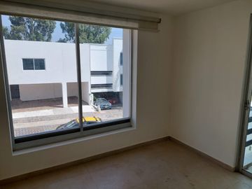 Casa en venta en Clúster 10 10 10, Lomas de Angelópolis, Puebla..