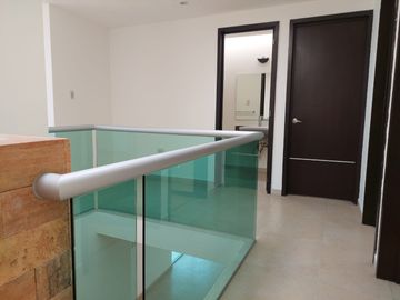 Casa en venta en Clúster 10 10 10, Lomas de Angelópolis, Puebla..