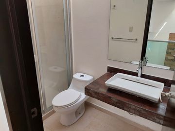 Casa en venta en Clúster 10 10 10, Lomas de Angelópolis, Puebla..
