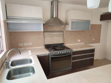Casa en venta en Clúster 10 10 10, Lomas de Angelópolis, Puebla..