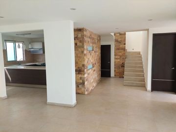 Casa en venta en Clúster 10 10 10, Lomas de Angelópolis, Puebla..