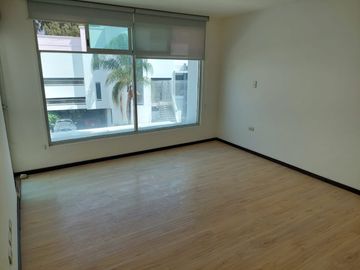 Casa en venta en Clúster 10 10 10, Lomas de Angelópolis, Puebla..