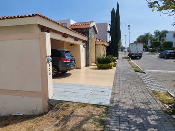 Terreno en venta en Clúster 10 10 10, Lomas de Angelópolis, Puebla..