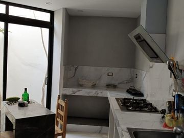 CASA EN VENTA FRACC LOMAS DEL VALLE PUEBLA (SOLTEROS RECIEN CASADOS)