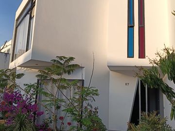 CASA EN VENTA FRACC LOMAS DEL VALLE PUEBLA (SOLTEROS RECIEN CASADOS)