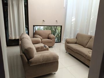CASA EN VENTA FRACC LOMAS DEL VALLE PUEBLA (SOLTEROS RECIEN CASADOS)