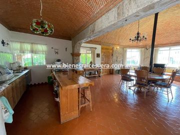 CASA EN VENTA  EN GRANJAS RESIDENCIALES TEQUISQUIAPAN. Caro