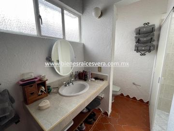 CASA EN VENTA  EN GRANJAS RESIDENCIALES TEQUISQUIAPAN. Caro