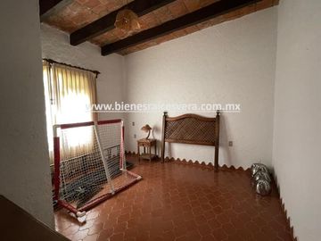 CASA EN VENTA  EN GRANJAS RESIDENCIALES TEQUISQUIAPAN. Caro