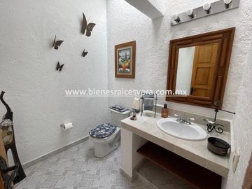 CASA EN VENTA  EN GRANJAS RESIDENCIALES TEQUISQUIAPAN. Caro