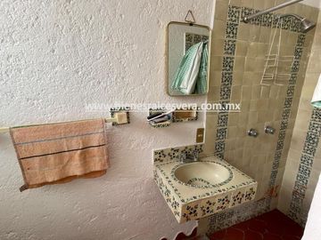 CASA EN VENTA  EN GRANJAS RESIDENCIALES TEQUISQUIAPAN. Caro