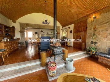 CASA EN VENTA  EN GRANJAS RESIDENCIALES TEQUISQUIAPAN. Caro