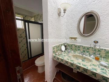 CASA EN VENTA  EN GRANJAS RESIDENCIALES TEQUISQUIAPAN. Caro
