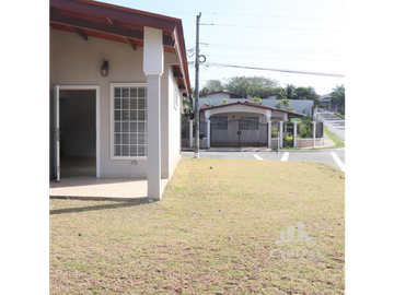 CASA  VENTA O ALQUILER  EN BRISAS DEL GOLF ARRAIJAN