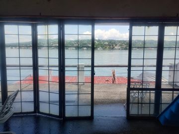 Casa en venta frente al lago de Tequesquitengo