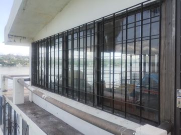 Casa en venta frente al lago de Tequesquitengo