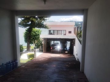 Casa en venta frente al lago de Tequesquitengo