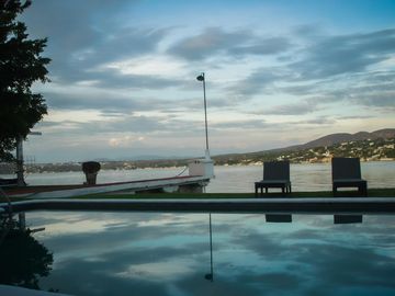 Casa en venta frente al lago de Tequesquitengo
