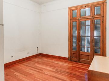 Casa en Venta. Siete Ambientes. Patio. Terraza. San Cristobal