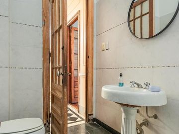 Casa en Venta. Siete Ambientes. Patio. Terraza. San Cristobal