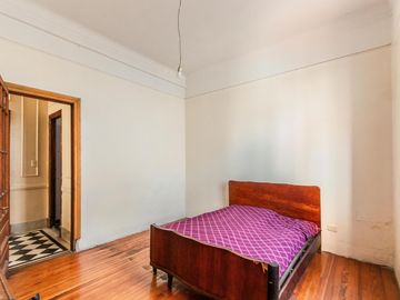 Casa en Venta. Siete Ambientes. Patio. Terraza. San Cristobal