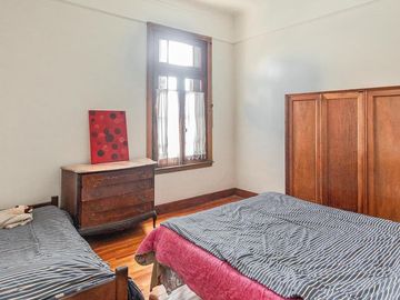 Casa en Venta. Siete Ambientes. Patio. Terraza. San Cristobal