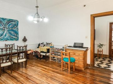 Casa en Venta. Siete Ambientes. Patio. Terraza. San Cristobal