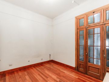 Casa en Venta. Siete Ambientes. Patio. Terraza. San Cristobal