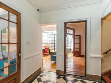 Casa en Venta. Siete Ambientes. Patio. Terraza. San Cristobal